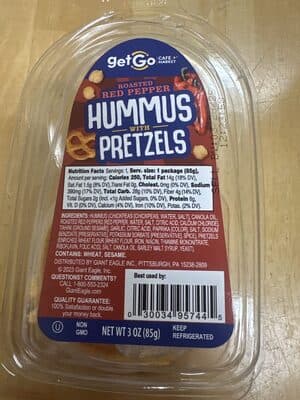 Roasted Red Pepper Hummus With Pretzels — Photo: Open Food Facts contributors, CC BY-SA