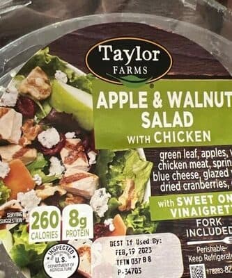 Apple & walnut salad with chicken — Photo: Open Food Facts contributors, CC BY-SA