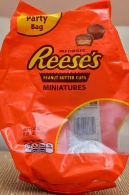 Milk chocolate miniatures peanut butter cups — Photo: Open Food Facts contributors, CC BY-SA