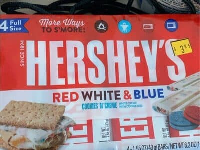 Red white and blue cookies and cream — Photo: Open Food Facts contributors, CC BY-SA