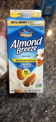 Almond Breeze almondmilk Reduced Sugar Vanilla — Photo: Open Food Facts contributors, CC BY-SA