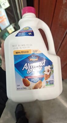 Almond Breeze almond milk UNSWEETENED Vanilla with other natural flavors — Photo: Open Food Facts contributors, CC BY-SA