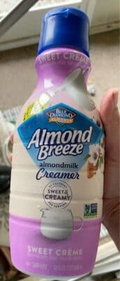 Almond Breeze Almondmilk Creamer Sweet Creme Chilled — Photo: Open Food Facts contributors, CC BY-SA