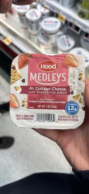 MEDLEYS 4% Cottage Cheese with Strawberries Added — Photo: Open Food Facts contributors, CC BY-SA