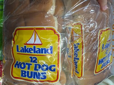Hot dog buns — Photo: Open Food Facts contributors, CC BY-SA