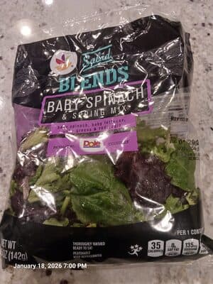 Baby spinach & spring mix, salad — Photo: Open Food Facts contributors, CC BY-SA