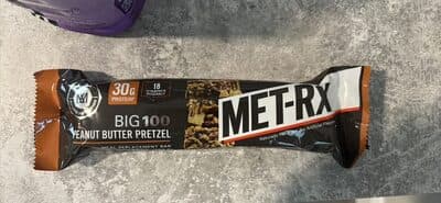 BIG 100 Peanut Butter Pretzel Meal Replacement Bar — Photo: Open Food Facts contributors, CC BY-SA